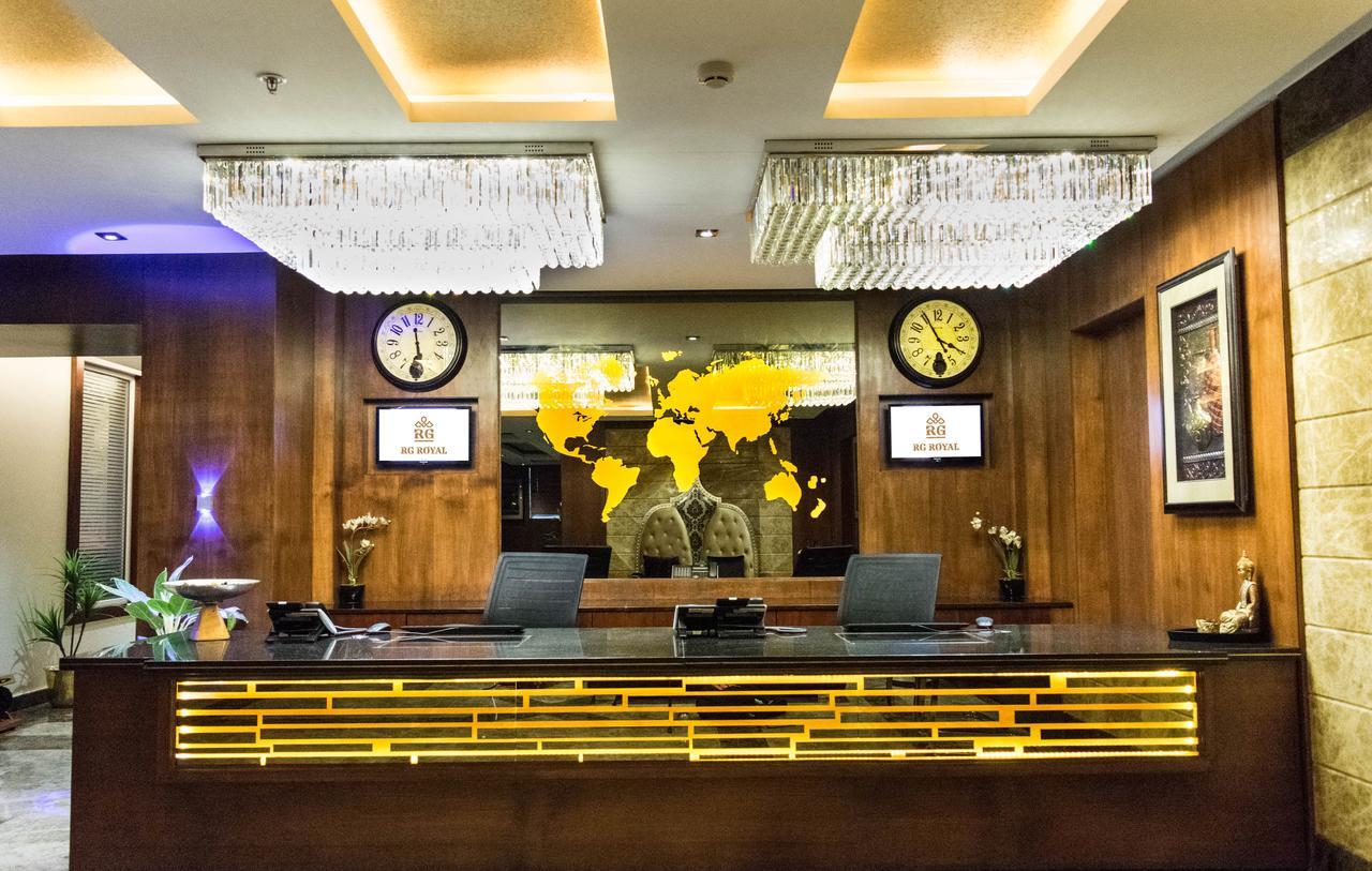 Rg Royal Hotel Bangalore Extérieur photo